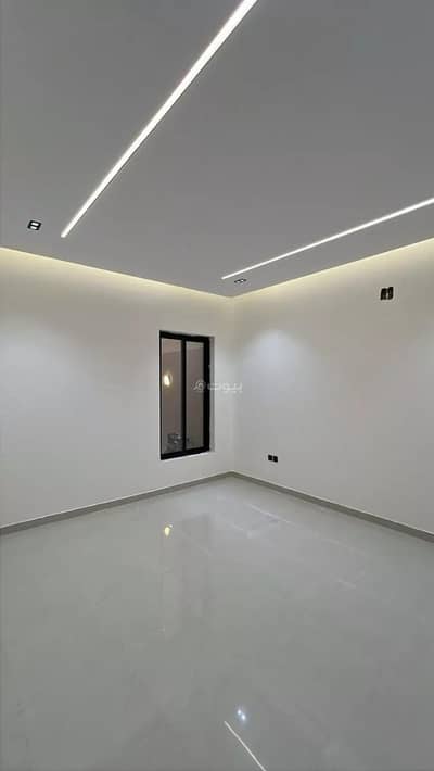 دور 4 غرف نوم للبيع في جنوب الرياض، الرياض - دور للبيع في شارع عبدالكريم الهندي, حي عكاظ, مدينة الرياض, منطقة الرياض