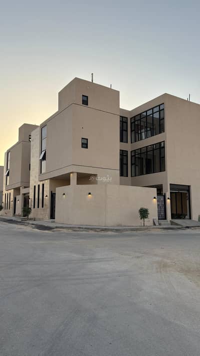 5 Bedroom Villa for Sale in West Riyadh, Riyadh - Corner villa with an area of 200 m in the Al-Mahdiyah neighborhood