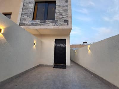 دور 3 غرف نوم للبيع في شرق الرياض، الرياض - دور ارضي للبيع الرياض حي الخليج