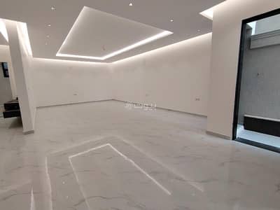 5 Bedroom Villa for Sale in East Riyadh, Riyadh - Villa with internal stairs and an apartment