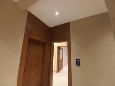 4 Bedroom Flat for Rent in Al Hamra, Al Khobar - Luxury rental apartment with installed air conditioning and a fitted kitchen. Price opportunity only 39.