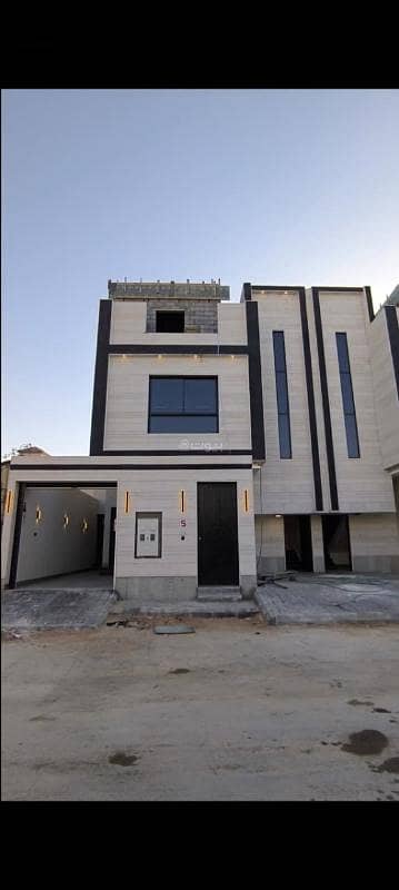 3 Bedroom Floor for Sale in East Riyadh, Riyadh - For sale, an excellent ground floor townhouse in Al-Monseya.