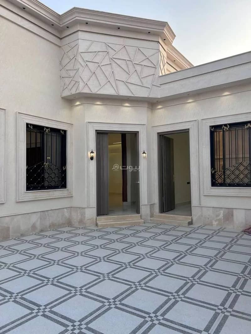 House for sale on Ahmad Abdullah Al-Qari Street, Al Yarmouk District, Al-Kharj City, Riyadh Region