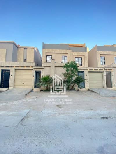 3 Bedroom Flat for Rent in East Riyadh, Riyadh - Renovated apartment with two entrances for rent - upper floor