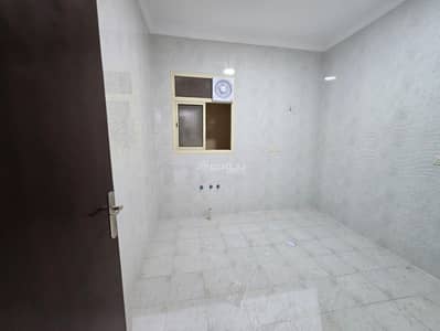 دور 3 غرف نوم للبيع في جنوب الرياض، الرياض - الرياض، الدار البيضاء، طريق العزيزية العام، خلف فوال الطائف .