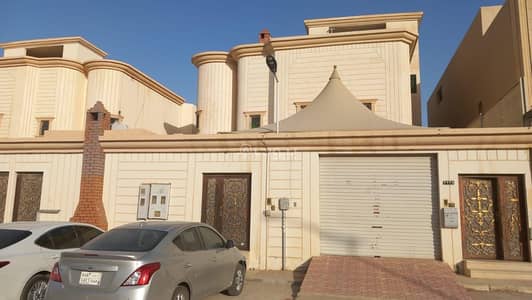 فیلا 5 غرف نوم للبيع في غرب الرياض، الرياض - فيلا للبيع في لبن