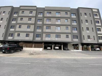 2 Bedroom Flat for Rent in Al Hamra, Al Khobar - A two-bedroom apartment for rent in Al Khobar, Al Hamr.