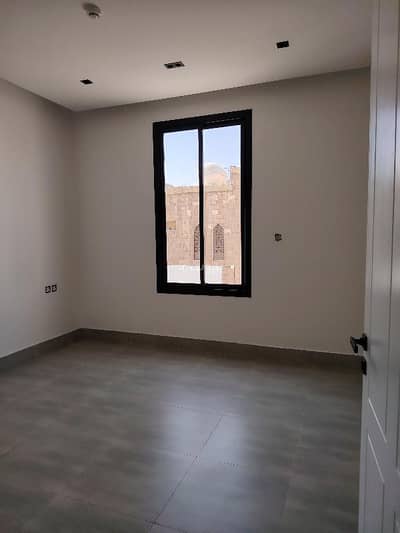 4 Bedroom Apartment for Sale in East Riyadh, Riyadh - Luxury apartment for sale for those seeking distinction and sophistication in the Al-Yarmouk neighborhood.