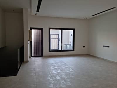 دور 3 غرف نوم للايجار في شمال الرياض، الرياض - طابق للإيجار في الملقا، الرياض