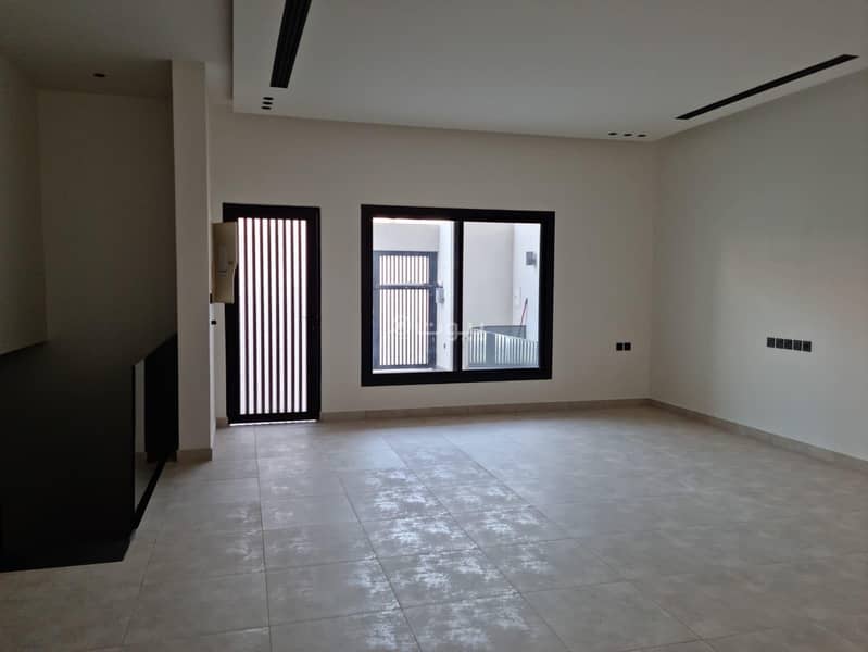 Floor in North Riyadh,Al Malqa 3 bedrooms 140000 SAR - 87749973 Floor in North Riyadh,Al Malqa 3 bedrooms 140000 SAR - 87749973