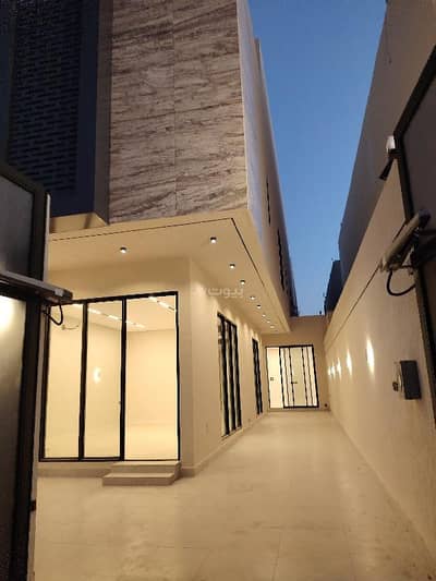 5 Bedroom Floor for Sale in East Riyadh, Riyadh - Townhouse in Al-Janadriyah neighborhood