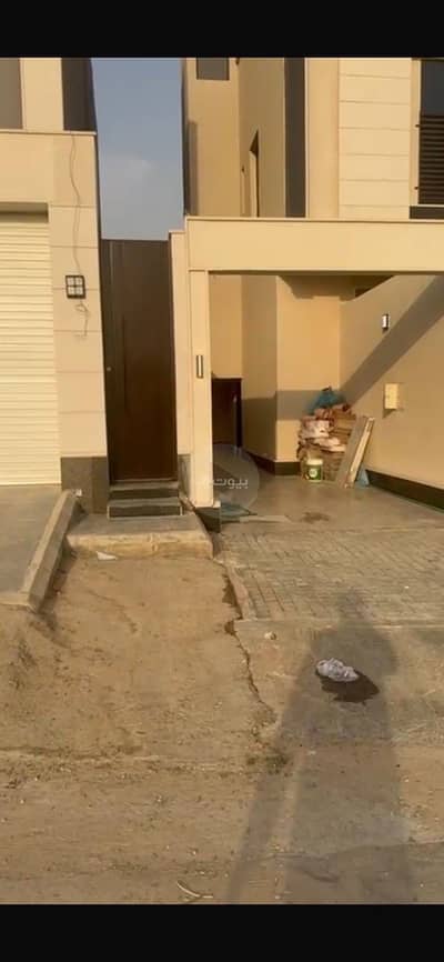 دور 4 غرف نوم للايجار في شرق الرياض، الرياض - دور جديد للايجار