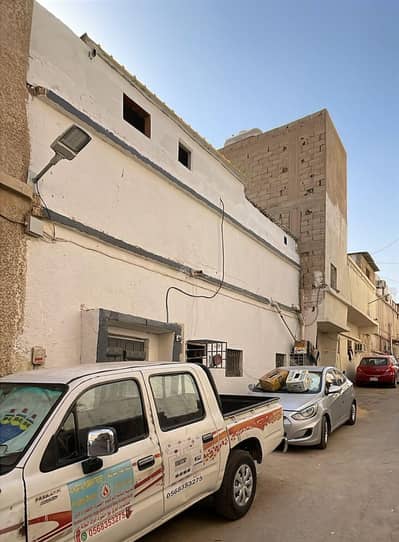 11 Bedroom Residential Building for Sale in Central Riyadh, Riyadh - Traditional house for sale in Al Khalidiya, Riyadh