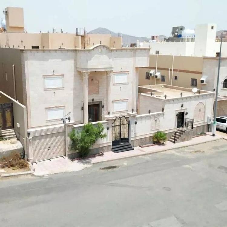 8 Bedroom Villa For Sale in Al Nwwariyah, Makkah