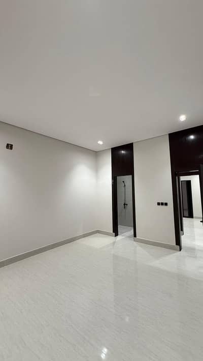 3 Bedroom Floor for Sale in East Riyadh, Riyadh - Apartments for sale