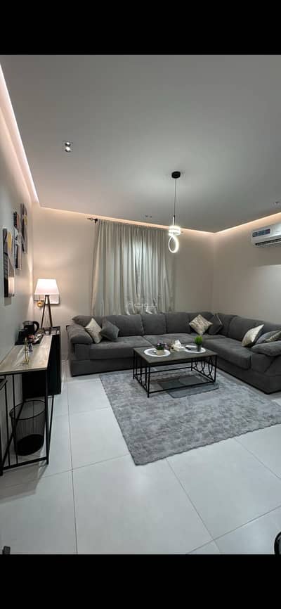 Studio for Rent in Jeddah - An apartment consisting of one bedroom and a living room
