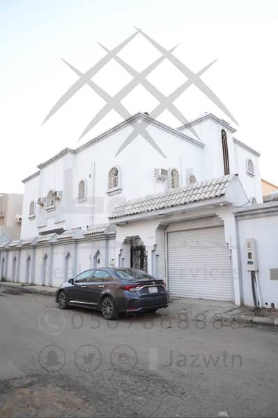 Residential Building for Sale in Al Rawdah, Jazan - For sale, a two-story building with an annex on two residential land lots in the city of Jazan.