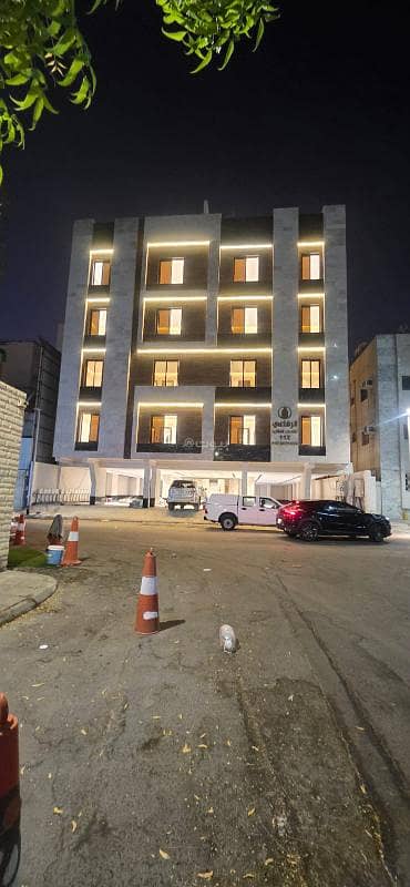 3 Bedroom Flat for Sale in North Jeddah, Jeddah - 3-bedroom apartment for sale in Al-Salama district, ownership apartments with two entrances, immediate occupancy.