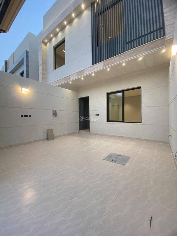 للبيع فيلا تاون هاوس ثلاث ادوار