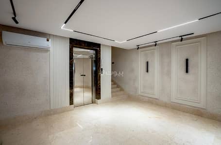 4 Bedroom Apartment for Sale in North Jeddah, Jeddah - Four-bedroom apartment for sale in Al Rawda district, Jeddah. Immediate transfer, accepts cash and bank.