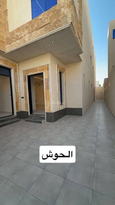 دور 4 غرف نوم للبيع في شرق الرياض، الرياض - دور للبيع في الجنادرية، الرياض