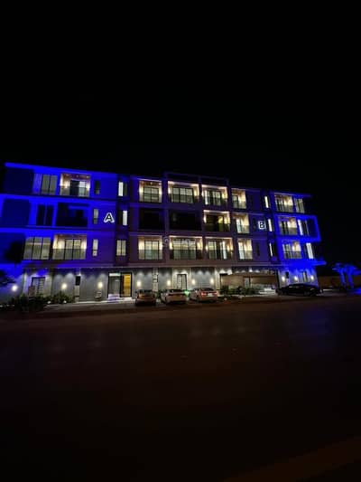 فلیٹ 2 غرفة نوم للبيع في شرق الرياض، الرياض - شقة روف مساحة 199م على شارع الخندق اليرموك الغربي مقابل المترو وجعفر بن منصور بمحاذاة غرناطة