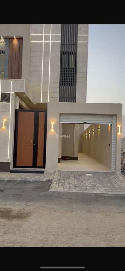 دور 4 غرف نوم للبيع في شرق الرياض، الرياض - طابق للبيع في الرياض