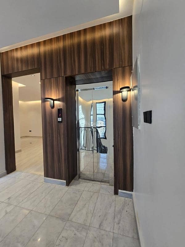 Apartment for sale in Al-Nahda neighborhood, very prime location. Apartment for sale in Al-Nahda neighborhood, very prime location.