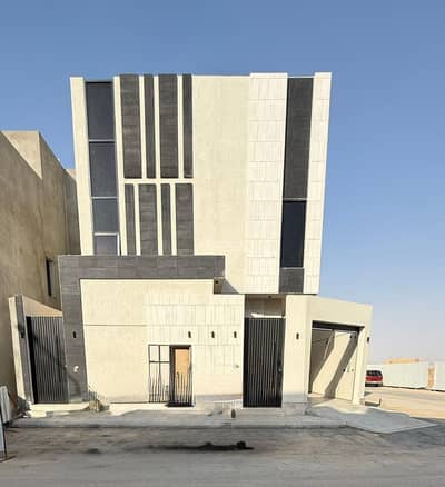 5 Bedroom Villa for Sale in East Riyadh, Riyadh - Villa For Sale in Al Janadriyah, Riyadh