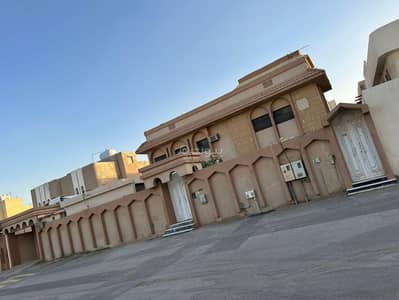9 Bedroom Villa for Sale in South Riyadh, Riyadh - Old villa for sale in Badr neighborhood