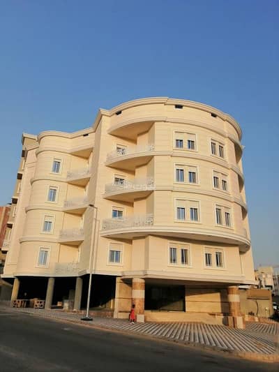 Residential Building for Sale in Al Rusayfah, Makkah - Residential building consisting of 5 floors and 18 apartments