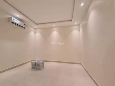 دور 6 غرف نوم للبيع في جنوب الرياض، الرياض - دور للبيع في شارع حسين بن صديق دحلان, حي عكاظ, مدينة الرياض, منطقة الرياض