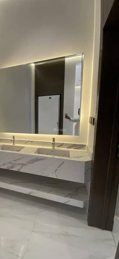 5 Bedroom Floor for Sale in East Riyadh, Riyadh - Floor For Sale in Al Janadriyah, Riyadh