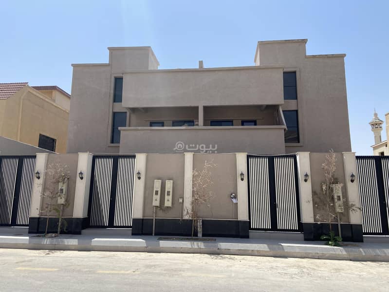 For sale, an investment villa consisting of eight units in the Al-Malaz neighborhood.