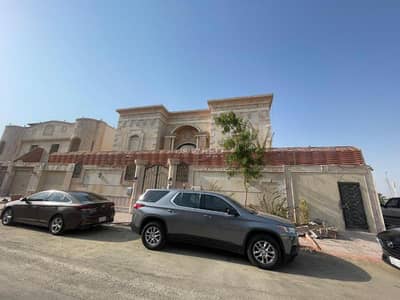9 Bedroom Villa for Sale in North Jeddah, Jeddah - Villa for sale on Jafar Al-Marzouqi Street, Al-Shatea District, Jeddah City, Makkah Region