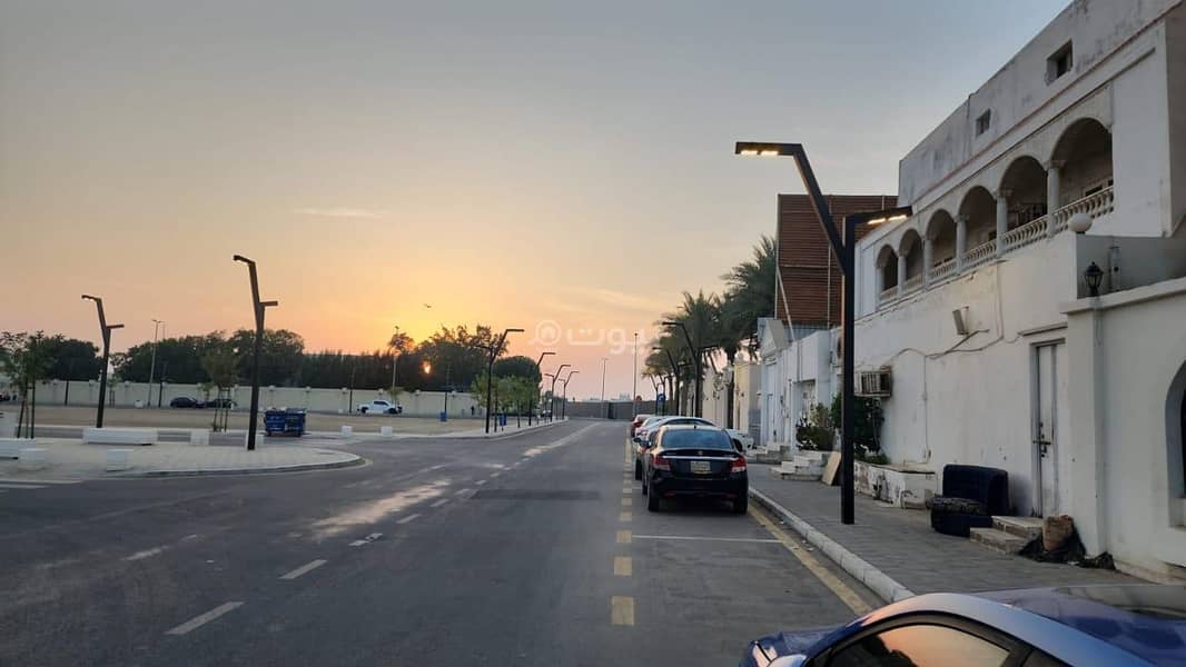 أرض بفيلا قديمة للبيع في حي الشاطئ, جدة أرض بفيلا قديمة للبيع في حي الشاطئ, جدة