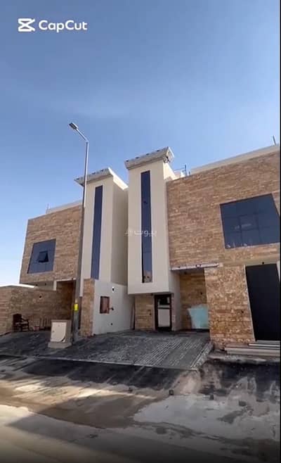 6 Bedroom Floor for Sale in South Riyadh, Riyadh - Floor For Sale in Badr, Riyadh