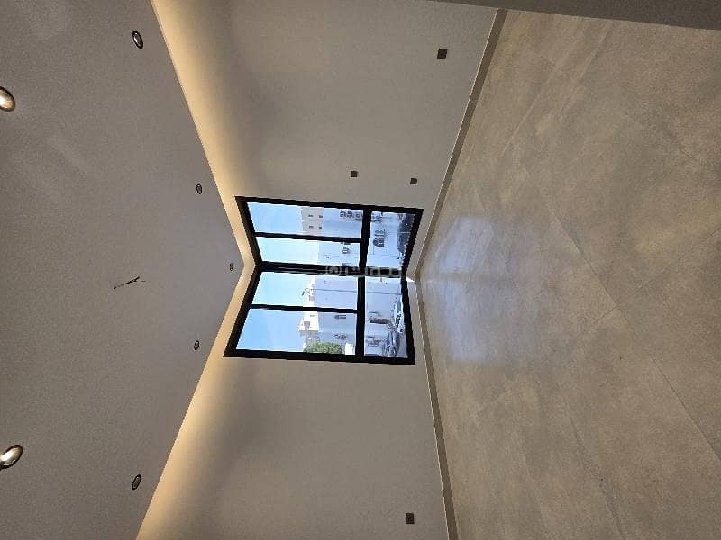 Property for sale in Al-Safaa neighborhood, immediate transfer, 4 rooms, close to all services. Property for sale in Al-Safaa neighborhood, immediate transfer, 4 rooms, close to all services.