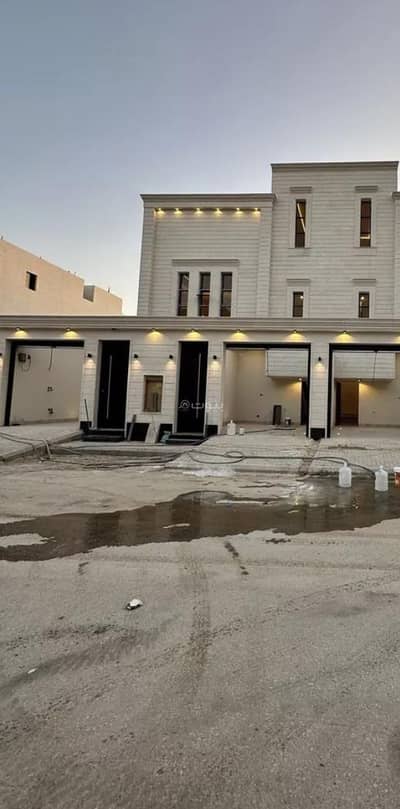 دور 6 غرف نوم للبيع في جنوب الرياض، الرياض - دور للبيع في عكاظ، الرياض