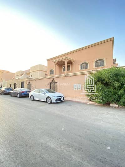 10 Bedroom Villa for Sale in East Riyadh, Riyadh - A unique residential and investment opportunity – Villa for sale with 3 units and independent entrances.