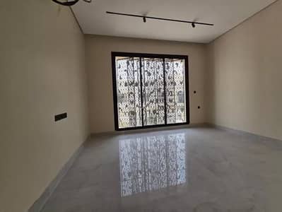 دور 3 غرف نوم للبيع في شرق الرياض، الرياض - دور للبيع في شارع جمال الدين أبي السعود ظهيرة, حي الرمال, مدينة الرياض, منطقة الرياض