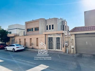 Residential Land for Sale in East Riyadh, Riyadh - Opportunity to own land on which a residential villa is built in the Al Rawdah neighborhood | Exceptional location and complete facilities