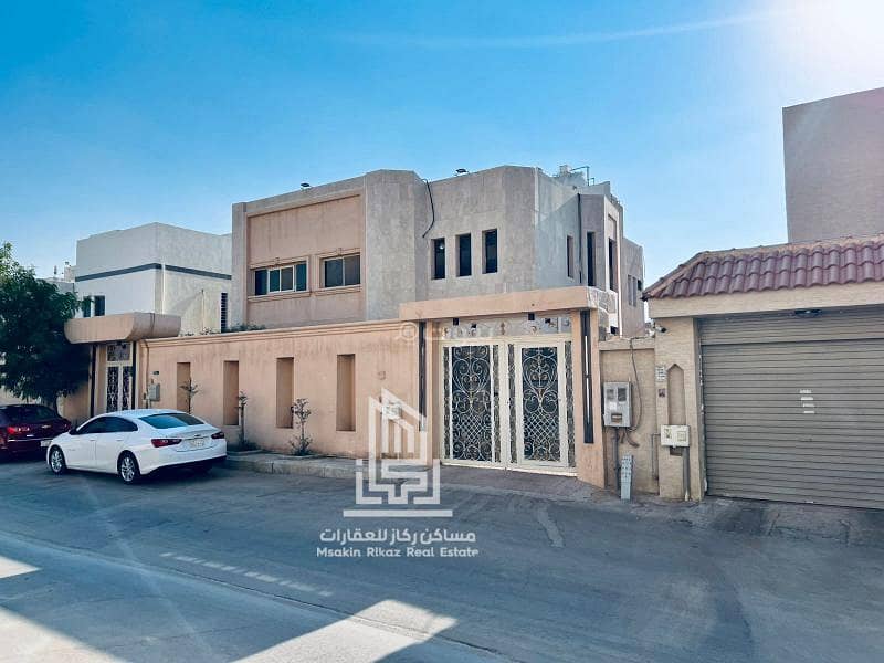 Opportunity to own land on which a residential villa is built in the Al Rawdah neighborhood | Exceptional location and complete facilities Opportunity to own land on which a residential villa is built in the Al Rawdah neighborhood | Exceptional location and complete facilities