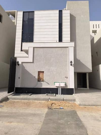 4 Bedroom Apartment for Sale in East Riyadh, Riyadh - Townhouse for Sale in Al-Mu’izliyah District