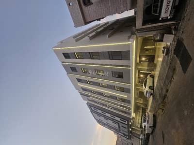 3 Bedroom Apartment for Sale in North Jeddah, Jeddah - 3-bedroom apartment ready in Al-Nuzha neighborhood, immediate vacating.