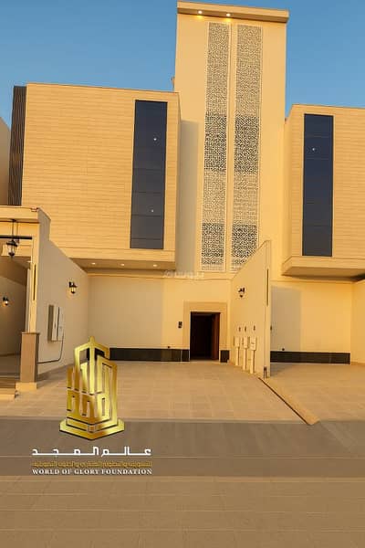 3 Bedroom Floor for Sale in East Riyadh, Riyadh - Floor in East Riyadh，Al Janadriyah 3 bedrooms 680000 SAR - 87789142
