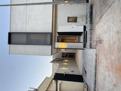 فیلا 3 غرف نوم للبيع في شرق الرياض، الرياض - للبيع فيلا تاون هاوس درج داخلي مكونه من دوريين موقع مميز بحي الملك فيصل فیلا 3 غرف نوم للبيع في شرق الرياض، الرياض - للبيع فيلا تاون هاوس درج داخلي مكونه من دوريين موقع مميز بحي الملك فيصل