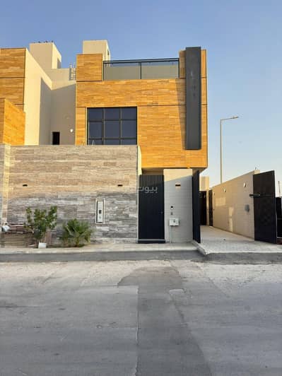 7 Bedroom Villa for Sale in East Riyadh, Riyadh - For sale, a corner villa with internal stairs, without apartments, in the quarter of قرطبة, located in a prime area near the الثمامة road.