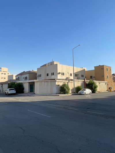 7 Bedroom Villa for Sale in South Riyadh, Riyadh - Villa for sale in Al Marwa 690m