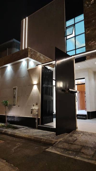 8 Bedroom Villa for Sale in East Riyadh, Riyadh - Villa for sale in Al Khaleej, east Riyadh